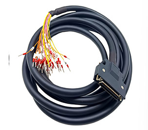 Servo driver control cable for industrial automation